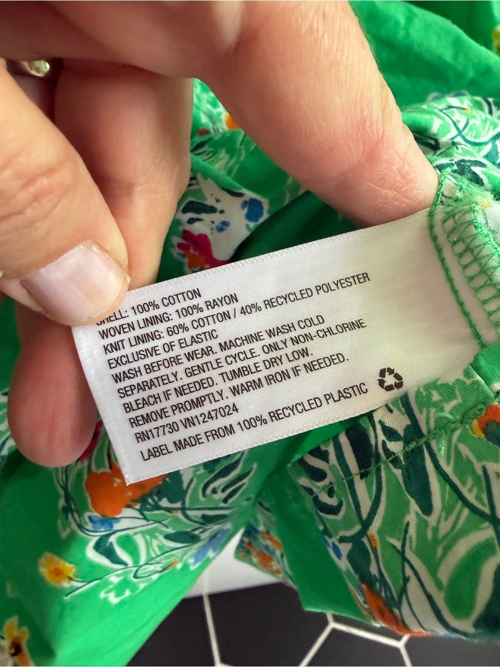 Like new size 10/12 Cat & Jack Green Floral Smocked Tier Dress with Puff Sleeves - Picture 4 of 7
